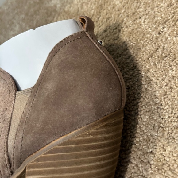 Marc Fisher LTD Dalar Perfotated Suede Ankle Boots Size 7 - Picture 5 of 7